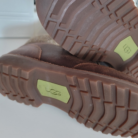 Authentic Uggs - Picture 4 of 5